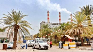 أزمة الكهرباء في عدن.. اتهامات بتقصير الحكومة وغضب شعبي